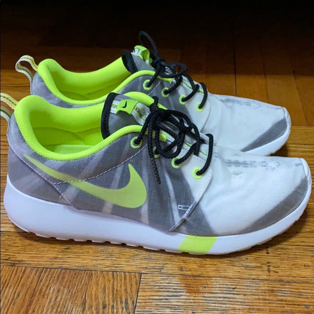 Nike Roshe Run (Women’s)